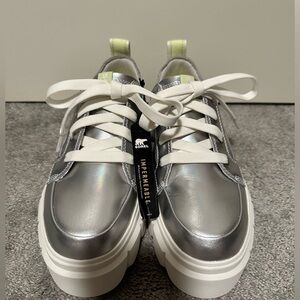 Sorel Caribou X Waterproof PlatformSneaker size 8